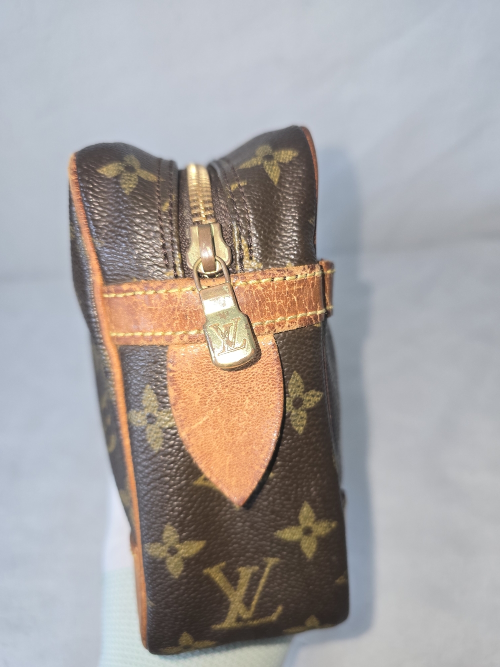 Louis Vuitton Monogram Canvas Unisex Pouch/Clutch - Picture 9 of 13